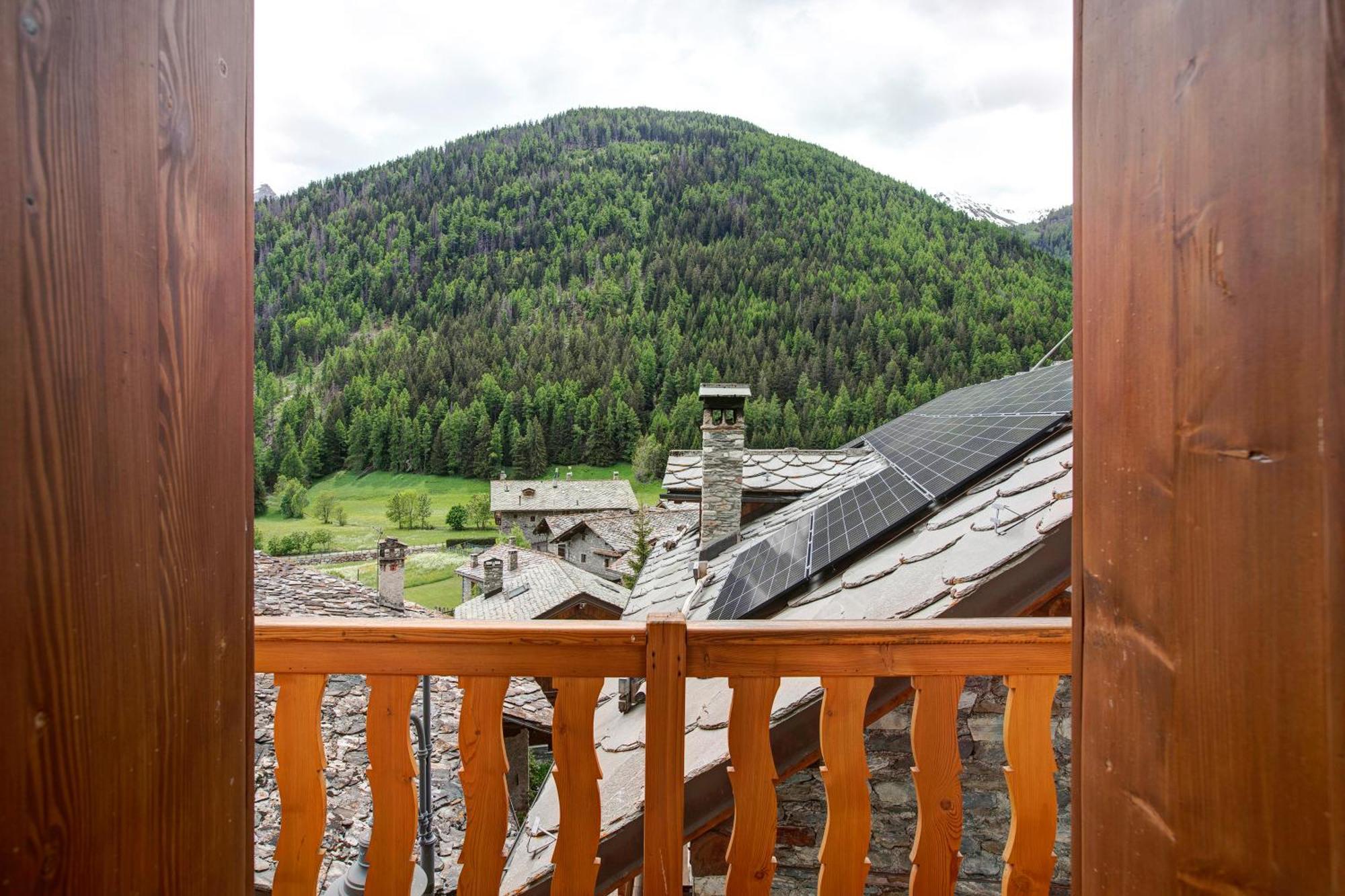 Ferienwohnung Aux Pieds Du Malatra' 1 Saint-Rhemy-En-Bosses Exterior foto