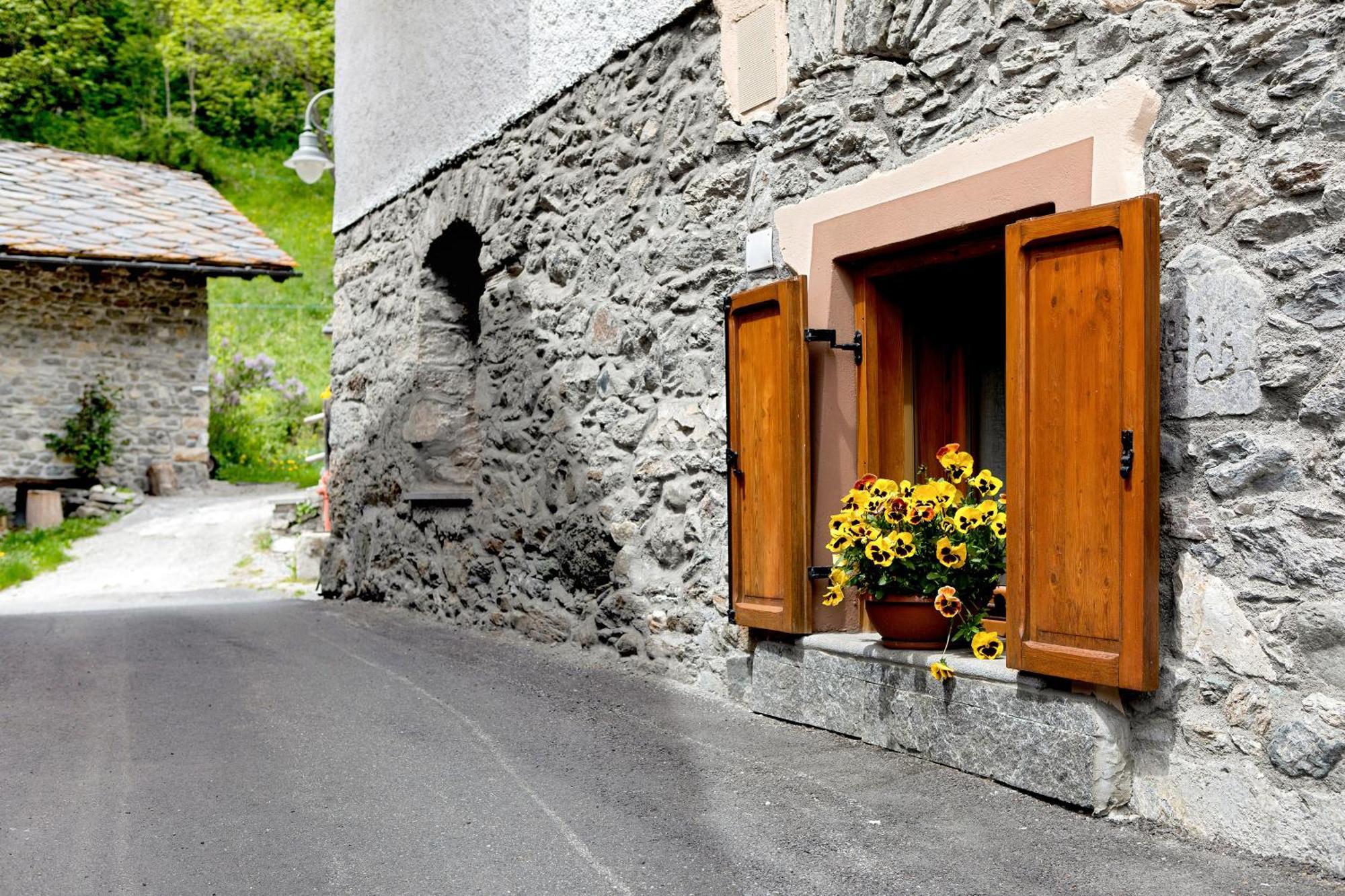Ferienwohnung Aux Pieds Du Malatra' 1 Saint-Rhemy-En-Bosses Exterior foto